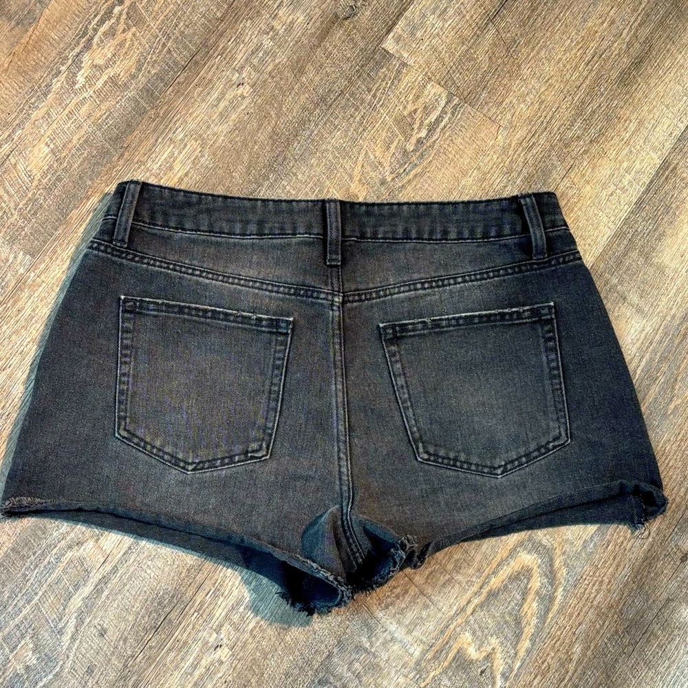 EUC Black high waisted distressed denim shorts Time and Tru
Sz12